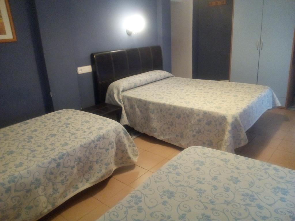Hostal Sevilla Granada Bagian luar foto