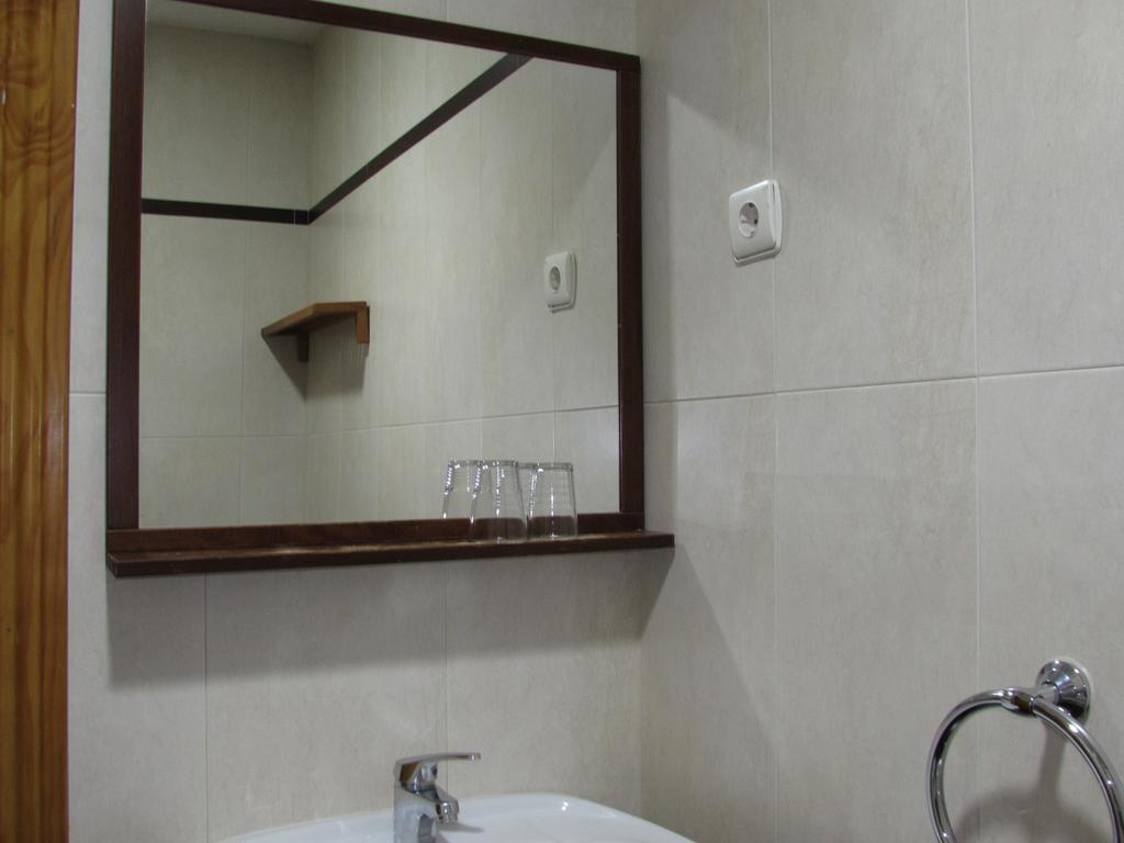 Hostal Sevilla Granada Bagian luar foto