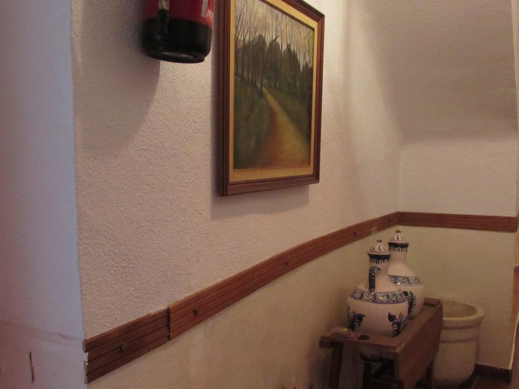 Hostal Sevilla Granada Bagian luar foto